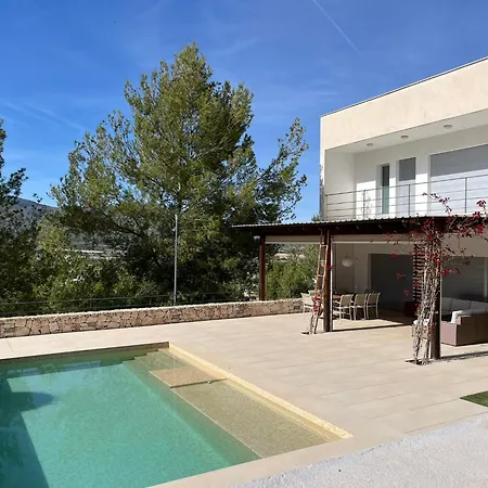 Villa Aldora. Villa Con Piscina En Moratalla-2